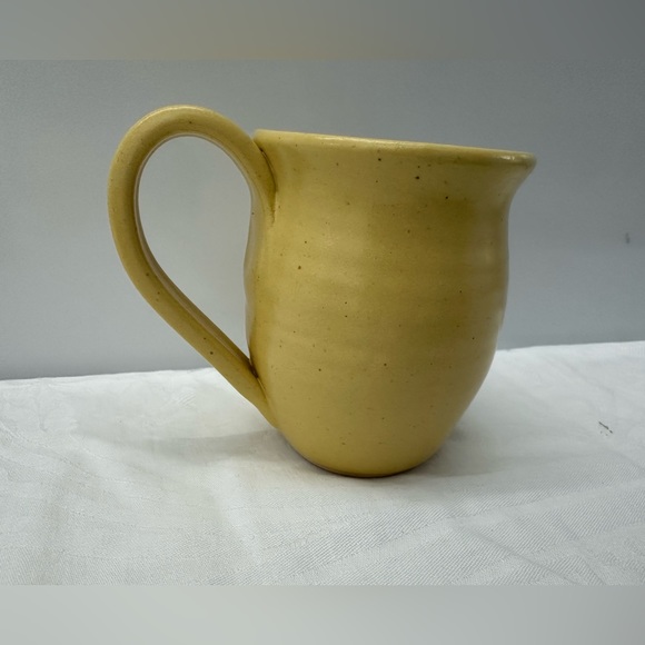 Cagle Road Hand Thrown Pottery Butter Yellow Cream & Sugar Set - Picture 4 of 4